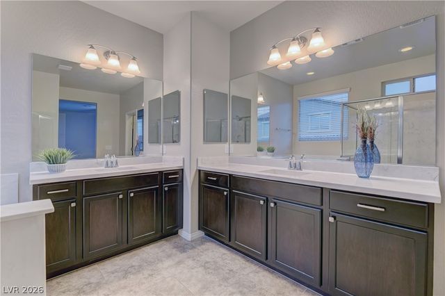 9667 Treeline Run Avenue, Las Vegas, NV 89166