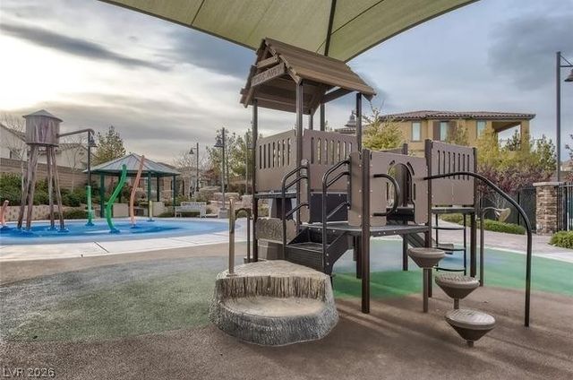 9667 Treeline Run Avenue, Las Vegas, NV 89166