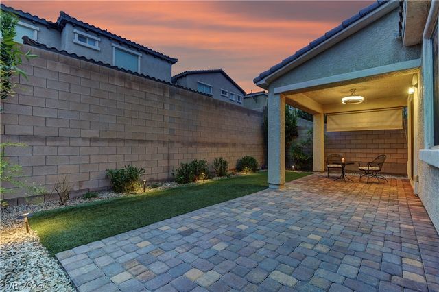 9667 Treeline Run Avenue, Las Vegas, NV 89166