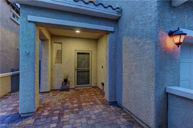 9667 Treeline Run Avenue, Las Vegas, NV 89166