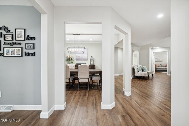 7431 Country Commons Lane, Sylvania, OH 43560