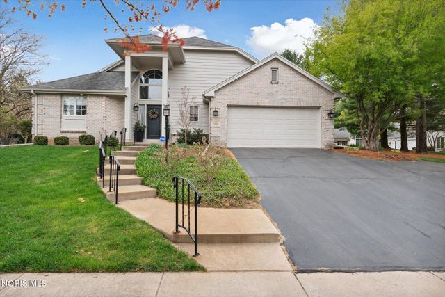 7431 Country Commons Lane, Sylvania, OH 43560