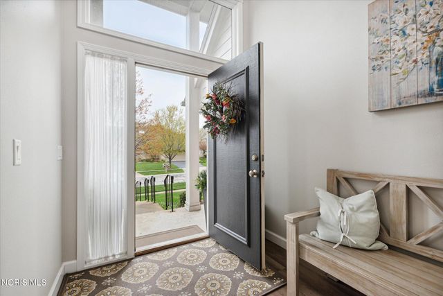 7431 Country Commons Lane, Sylvania, OH 43560