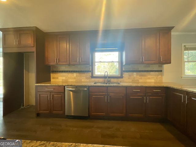 5322 Oshea Lane, Stone Mountain, GA 30088