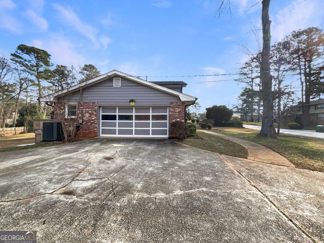 5322 Oshea Lane, Stone Mountain, GA 30088