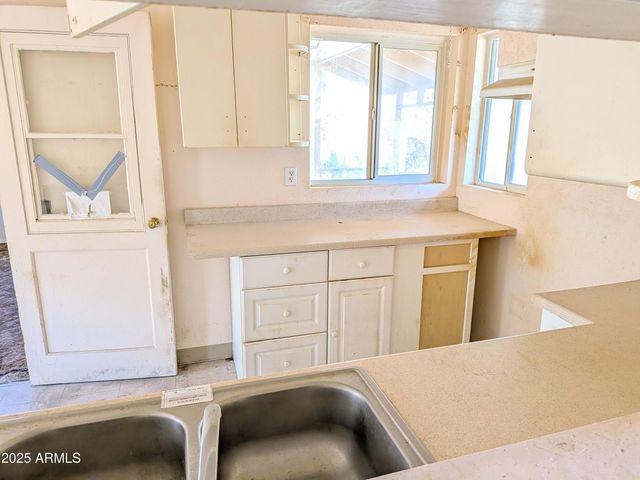 642 W EAGLES Bluff, Globe, AZ 85501