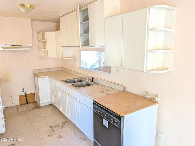 642 W EAGLES Bluff, Globe, AZ 85501