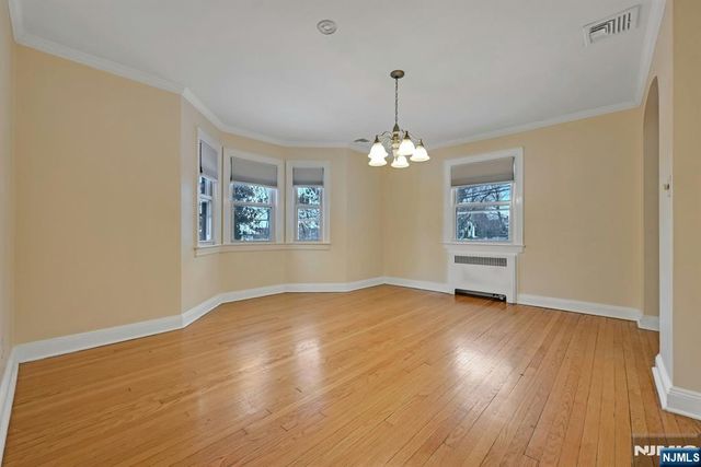 40 Clinton Avenue, Tenafly, NJ 07670