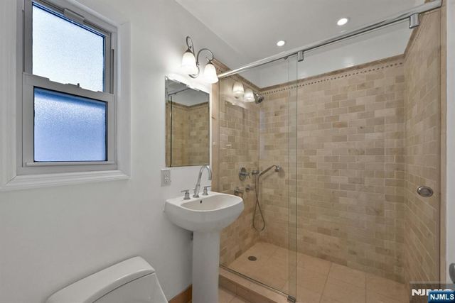 40 Clinton Avenue, Tenafly, NJ 07670