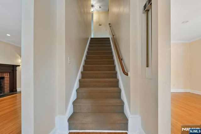 40 Clinton Avenue, Tenafly, NJ 07670