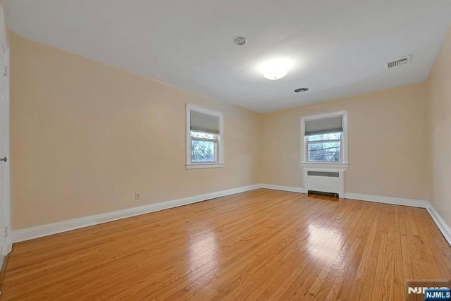 40 Clinton Avenue, Tenafly, NJ 07670