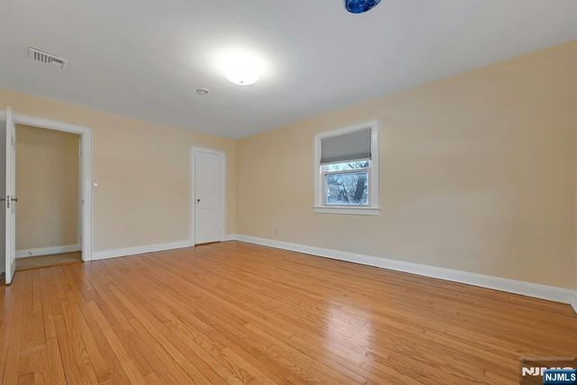 40 Clinton Avenue, Tenafly, NJ 07670