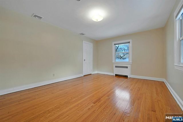 40 Clinton Avenue, Tenafly, NJ 07670