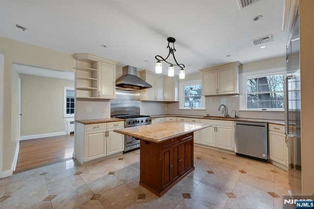 40 Clinton Avenue, Tenafly, NJ 07670
