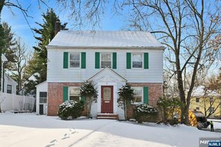 40 Clinton Avenue, Tenafly, NJ 07670