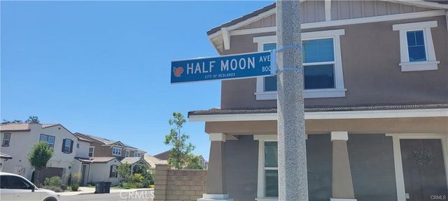 833 Half Moon Avenue, Redlands, CA 92374