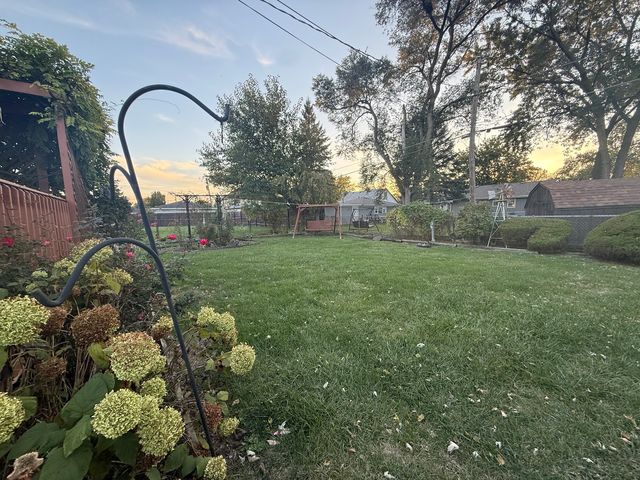 8008 Normandy Avenue, Burbank, IL 60459