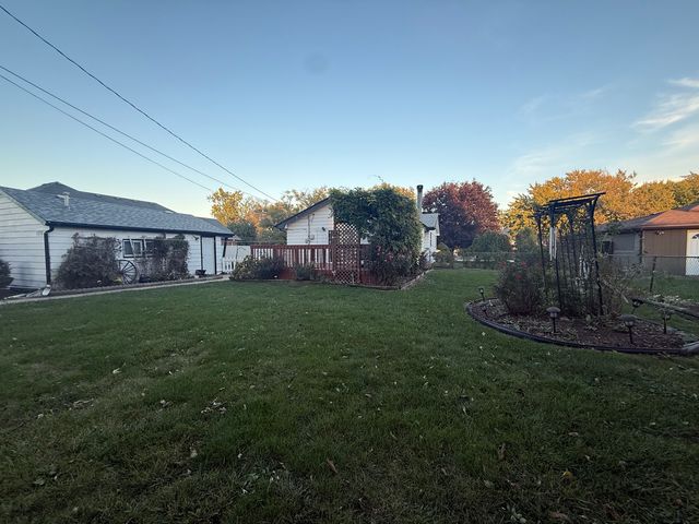 8008 Normandy Avenue, Burbank, IL 60459