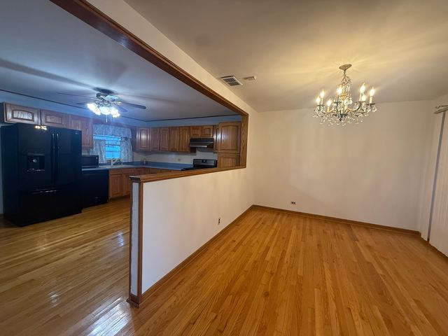 8008 Normandy Avenue, Burbank, IL 60459