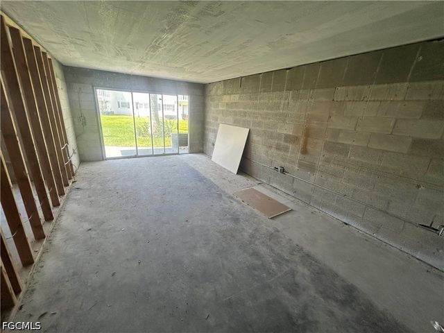 3704 Broadway 109, Fort Myers, FL 33901