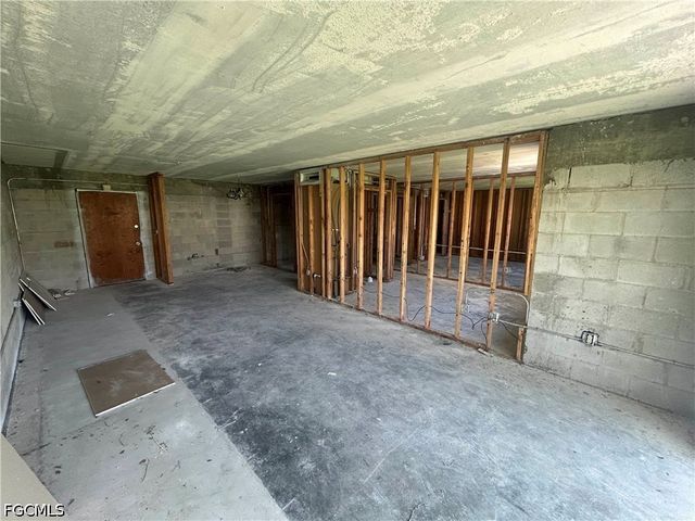 3704 Broadway 109, Fort Myers, FL 33901