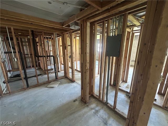 3704 Broadway 109, Fort Myers, FL 33901