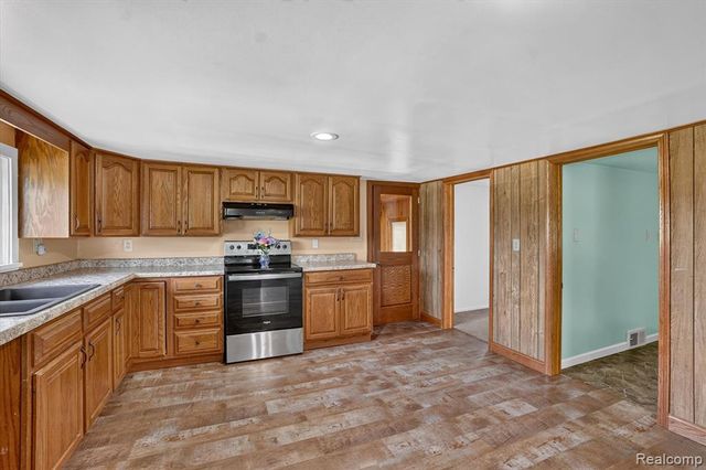 5660 Tittabawassee Road, Saginaw, MI 48604