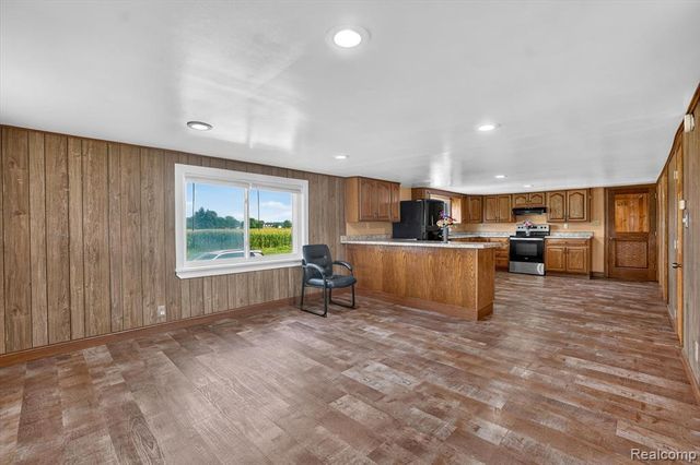 5660 Tittabawassee Road, Saginaw, MI 48604