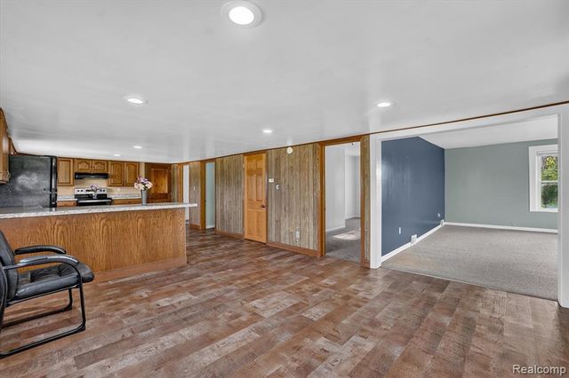 5660 Tittabawassee Road, Saginaw, MI 48604