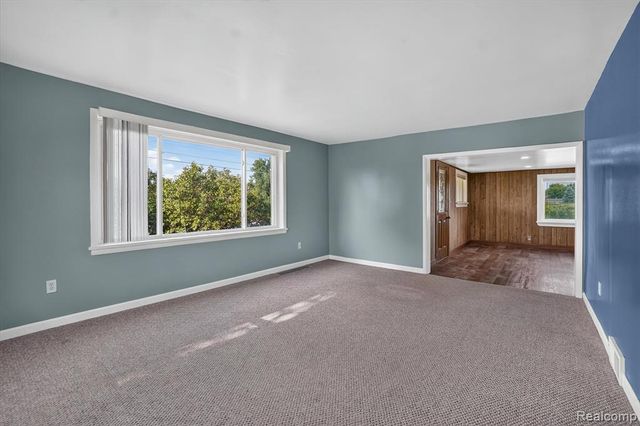 5660 Tittabawassee Road, Saginaw, MI 48604