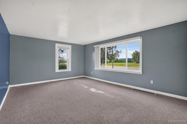 5660 Tittabawassee Road, Saginaw, MI 48604