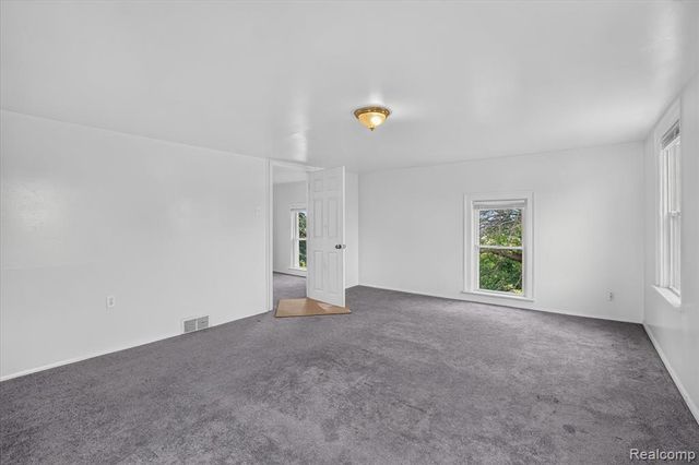 5660 Tittabawassee Road, Saginaw, MI 48604