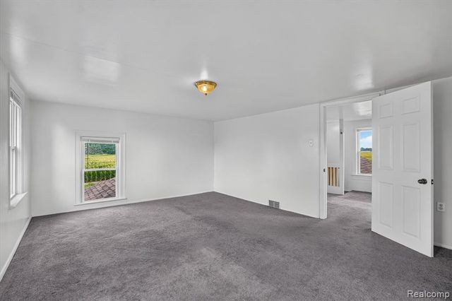 5660 Tittabawassee Road, Saginaw, MI 48604