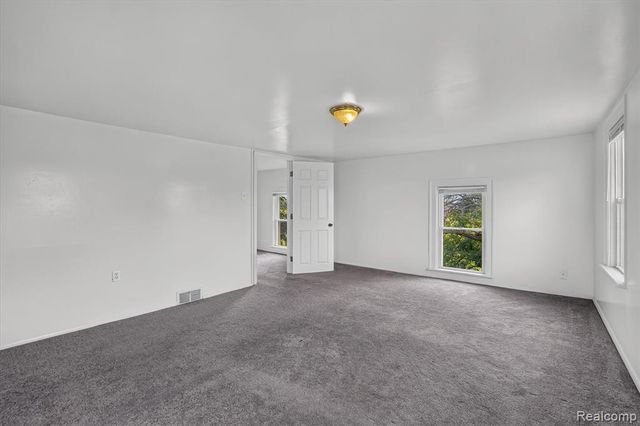 5660 Tittabawassee Road, Saginaw, MI 48604
