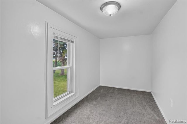 5660 Tittabawassee Road, Saginaw, MI 48604