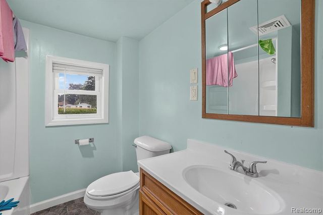 5660 Tittabawassee Road, Saginaw, MI 48604
