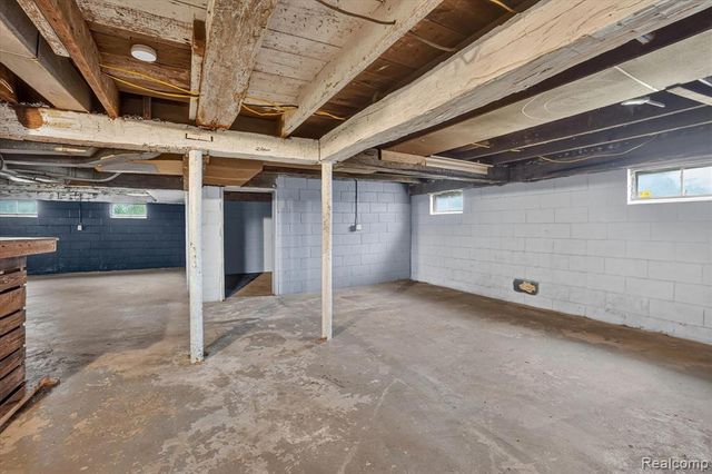 5660 Tittabawassee Road, Saginaw, MI 48604