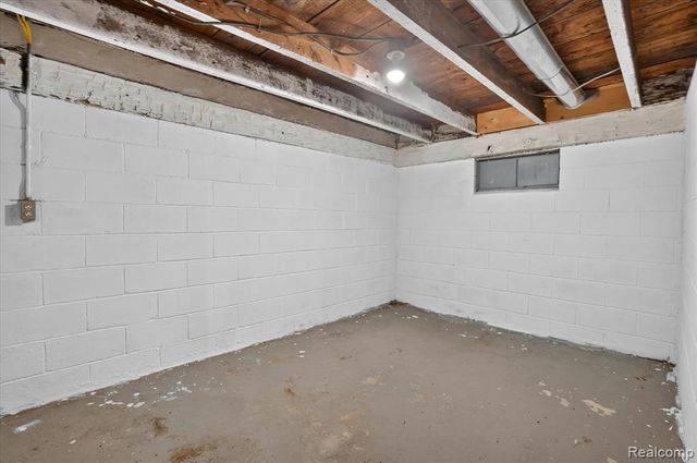 5660 Tittabawassee Road, Saginaw, MI 48604