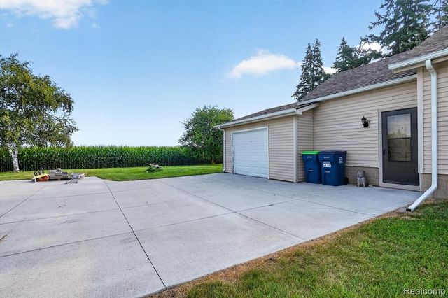 5660 Tittabawassee Road, Saginaw, MI 48604