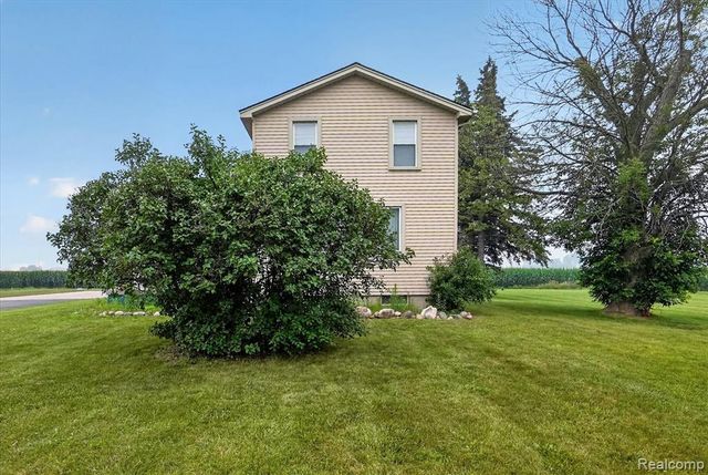 5660 Tittabawassee Road, Saginaw, MI 48604