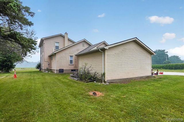 5660 Tittabawassee Road, Saginaw, MI 48604