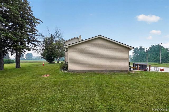 5660 Tittabawassee Road, Saginaw, MI 48604