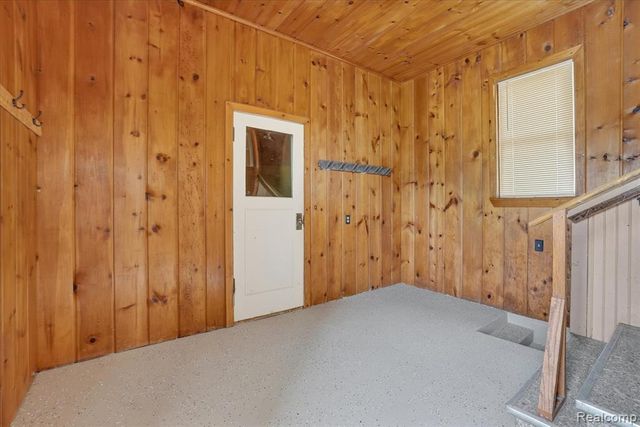 5660 Tittabawassee Road, Saginaw, MI 48604