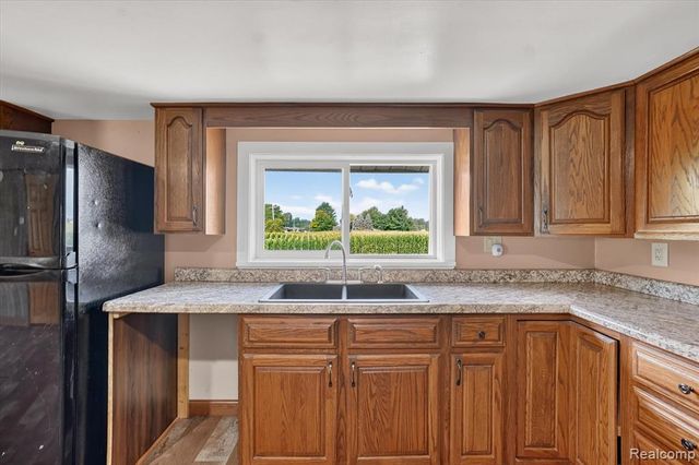 5660 Tittabawassee Road, Saginaw, MI 48604