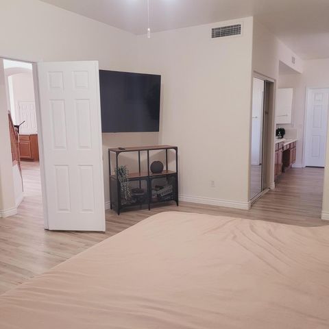 8720 W Kathleen Road, Peoria, AZ 85382