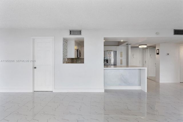 600 Parkview Dr 509, Hallandale Beach, FL 33009