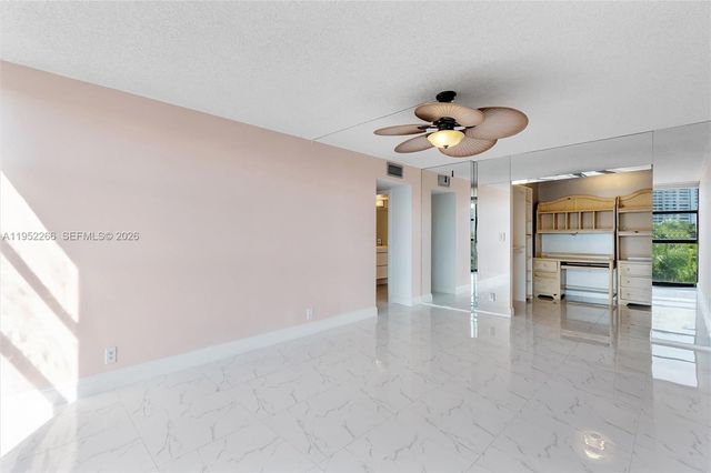 600 Parkview Dr 509, Hallandale Beach, FL 33009