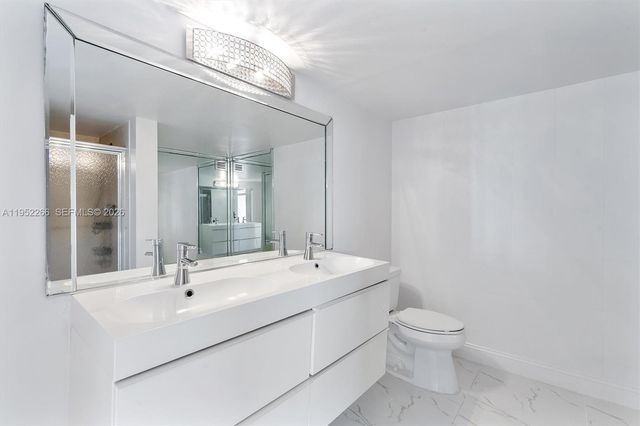 600 Parkview Dr 509, Hallandale Beach, FL 33009