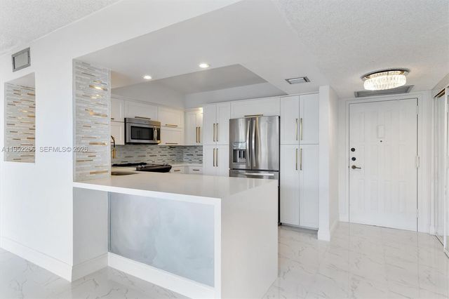 600 Parkview Dr 509, Hallandale Beach, FL 33009