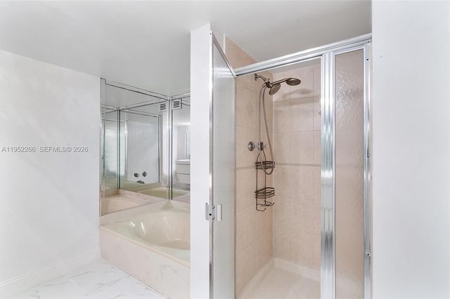 600 Parkview Dr 509, Hallandale Beach, FL 33009